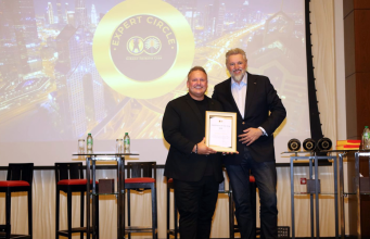 The German visionary in Dubai Fashion_AD_MDL-Titelbild-2