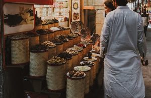 Persian Spice Bazaar – Colors, Aromas and Timeless Traditions