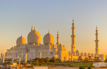 The Spiritual Heart of the Capital: Abu Dhabi’s Grand Landmark Sheikh Zayed Grand Mosque