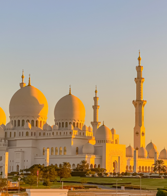 The Spiritual Heart of the Capital: Abu Dhabi’s Grand Landmark Sheikh Zayed Grand Mosque
