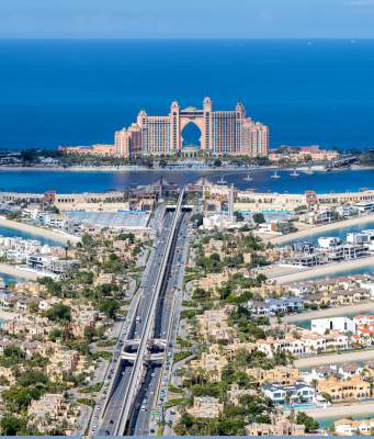 Property Market Hits New Milestone with Billion-Dirham Palm Jumeirah Land Sale © Canva