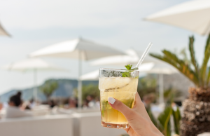 Dubai’s Fully-Redeemable Pool & Beach Days: Everything You Need to Know © Canva